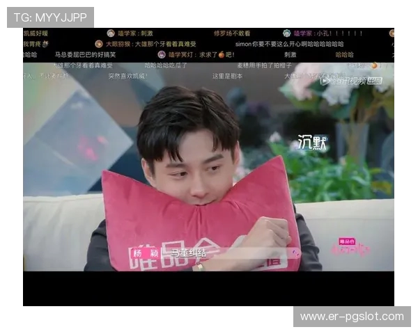 情侣猜拳前后反差大 游戏后的尴尬与甜蜜瞬间揭秘